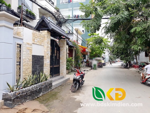 Bán nhà 1 lững đúc mặt tiền đường 12m Huỳnh Tấn Phát quận 7.